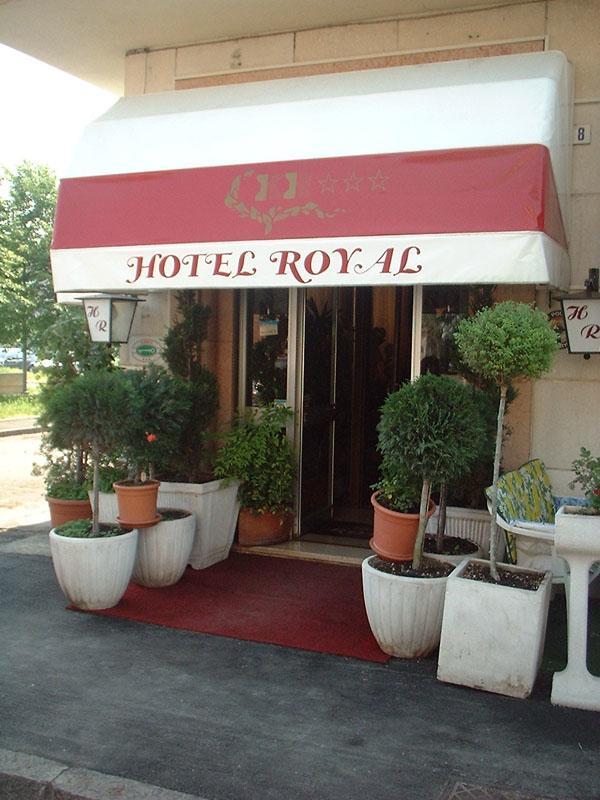 Hotel Royal อาเลสซานเดรีย ภายนอก รูปภาพ